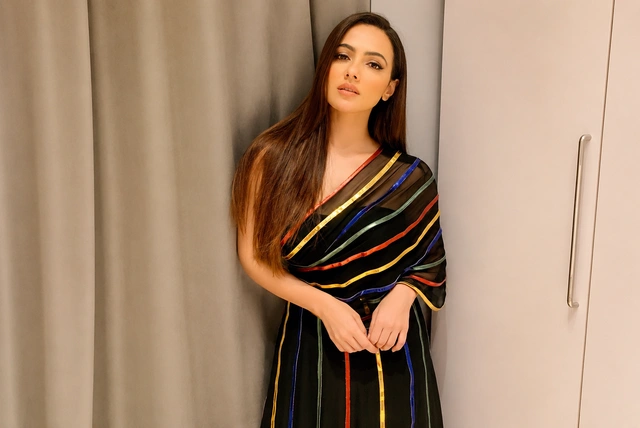 Sana Khan Biography: From Bollywood Fame to a Spiritual Journey – Life, Career, Husband &amp; Net Worth