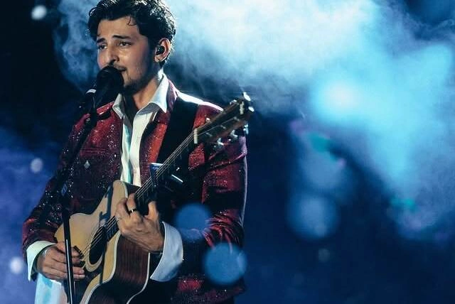 Darshan Raval Biography, Age, Net Worth, Wife, Songs, Career &amp; Musical Journey