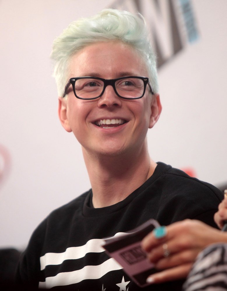 Tyler Oakley: American YouTuber, Author & LGBTQ+ Activist