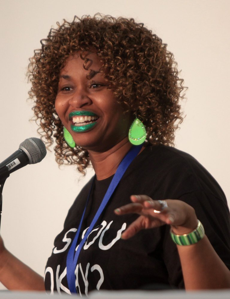 GloZell: American YouTuber, Comedian & Actress
