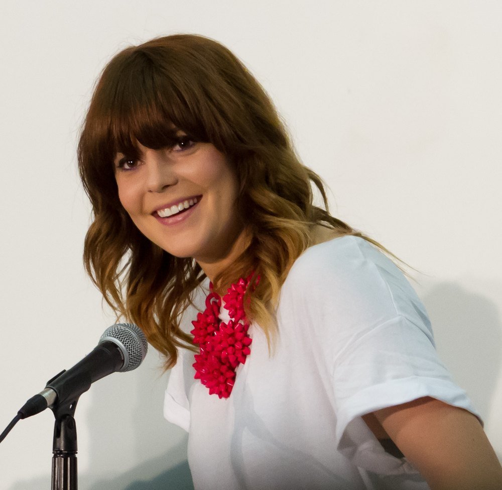 Grace Helbig: American Comedian, Actress & YouTuber photo
