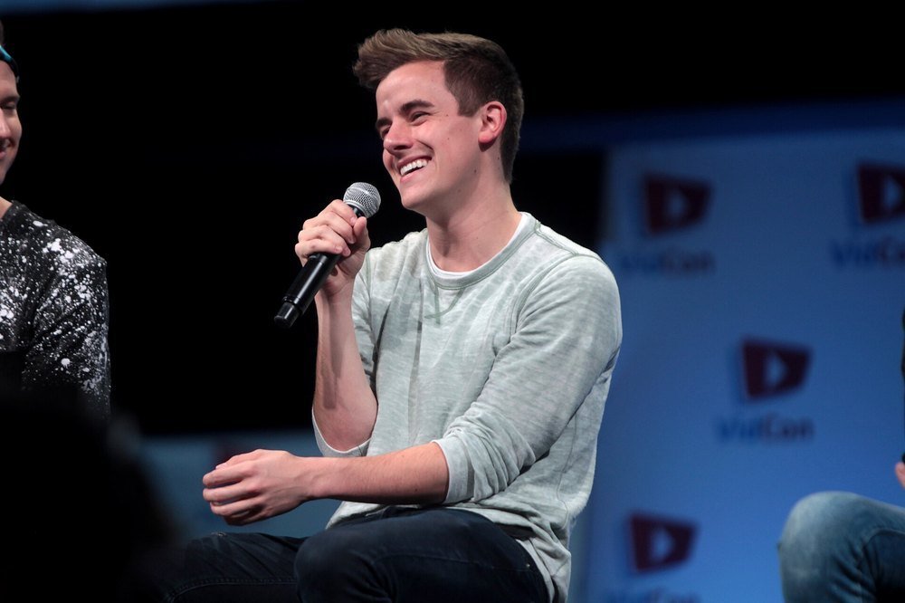 Connor Franta: American YouTuber, Author & Entrepreneur photo
