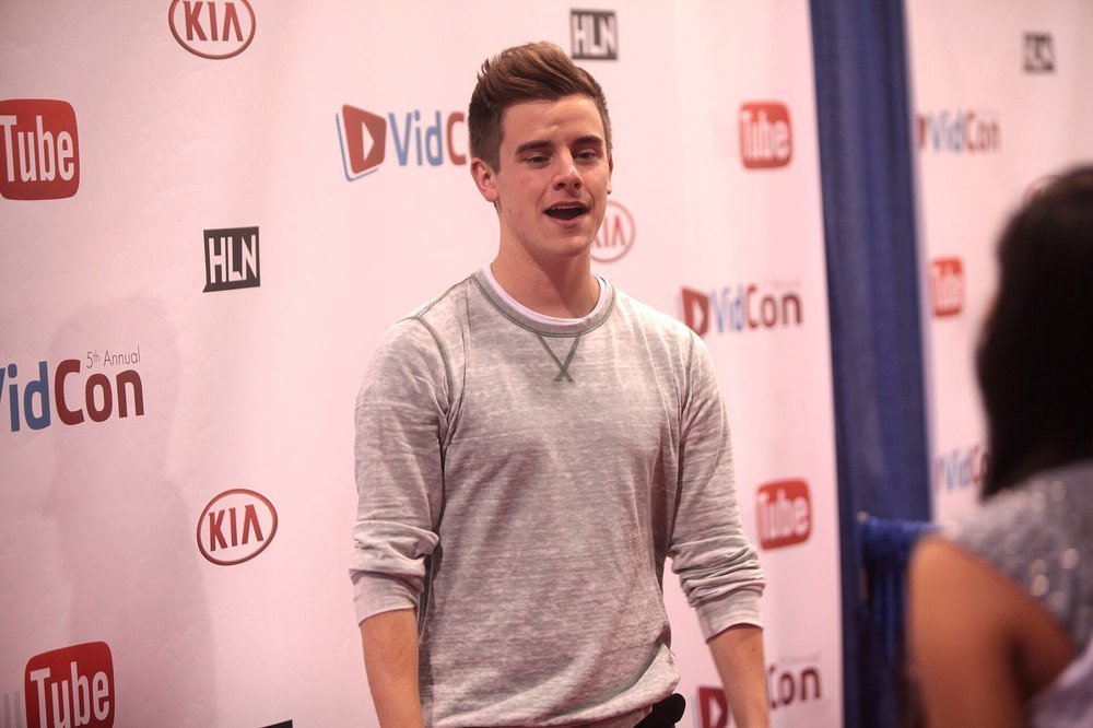 Connor Franta: American YouTuber, Author & Entrepreneur photo