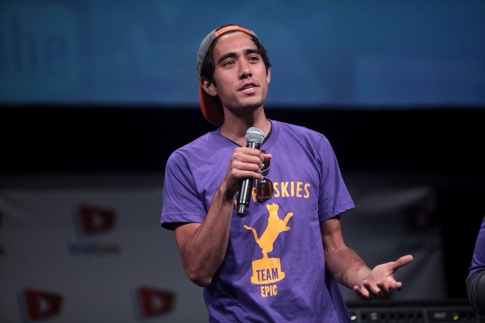 Zach King: American Filmmaker & Digital Illusionist photo