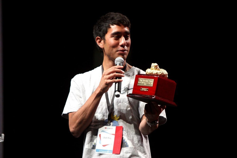 Zach King: American Filmmaker & Digital Illusionist photo