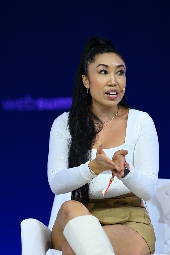 Cassey Ho: American Fitness Instructor & Fashion Entrepreneur photo