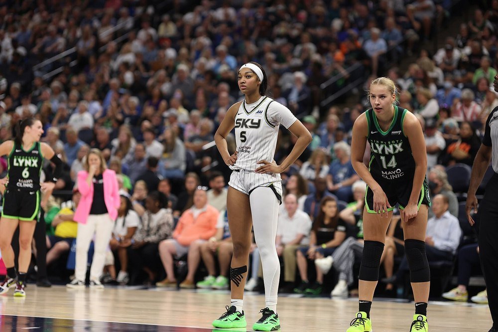 Angel Reese: American Basketball Player & Model photo