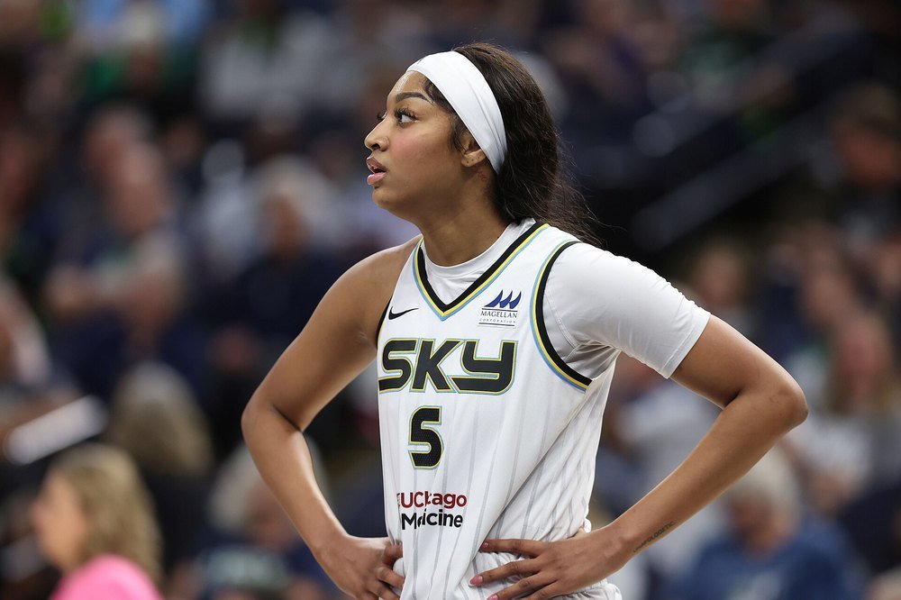 Angel Reese: American Basketball Player & Model photo
