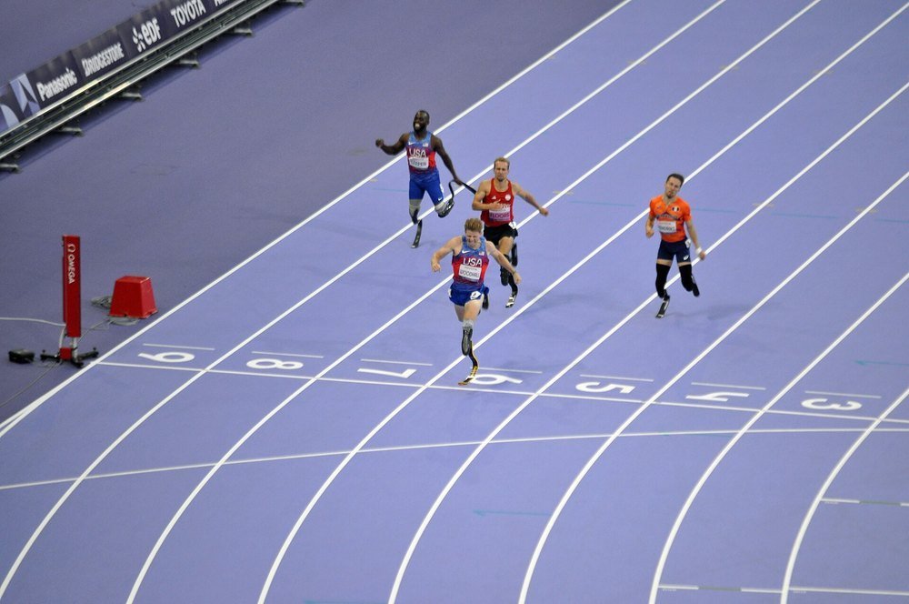 Hunter Woodhall: American Paralympic Track Athlete photo