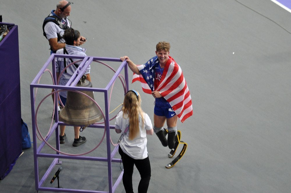 Hunter Woodhall: American Paralympic Track Athlete photo