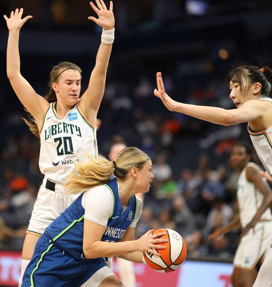 Sabrina Ionescu: American Professional Basketball Player photo