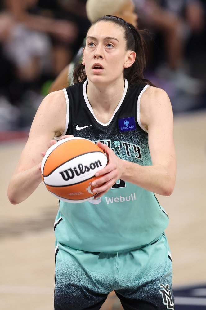 Breanna Stewart: American Professional Basketball Player photo