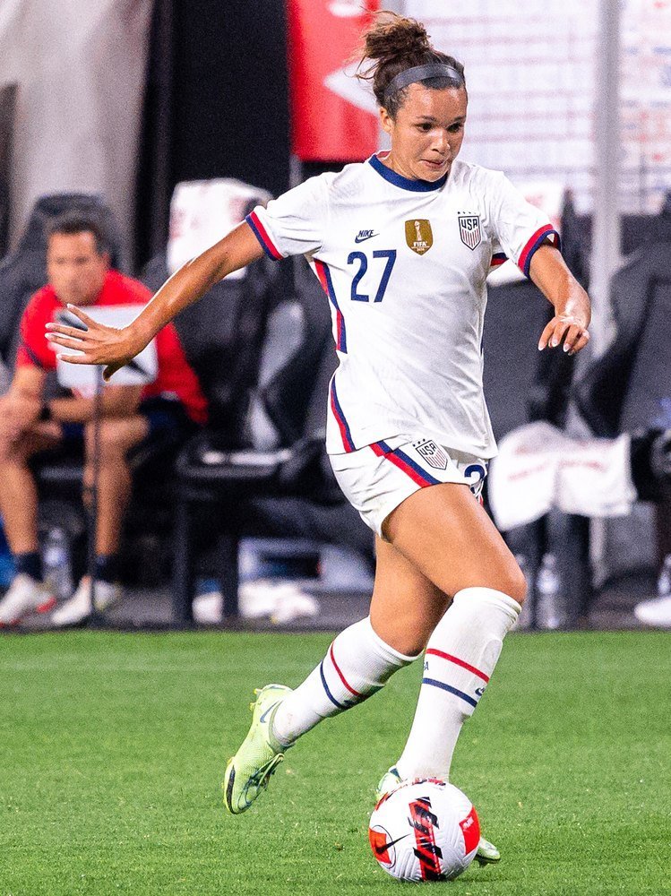 Sophia Wilson: American Professional Soccer Player photo