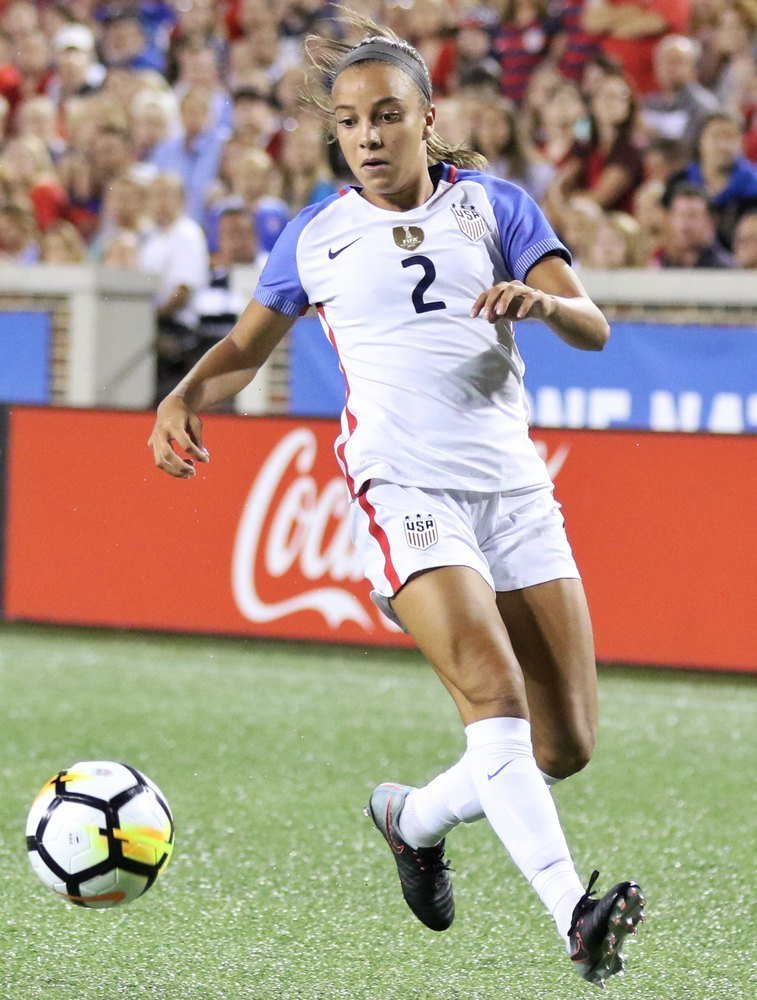 Mallory Swanson: American Professional Soccer Player photo
