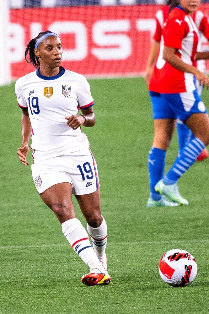 Crystal Dunn: American Professional Soccer Player photo