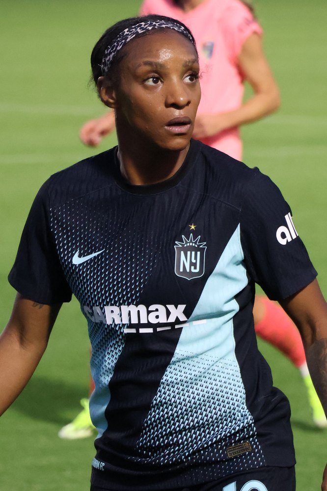 Crystal Dunn: American Professional Soccer Player photo