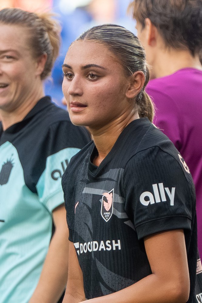 Gisele Thompson: American Professional Soccer Player photo