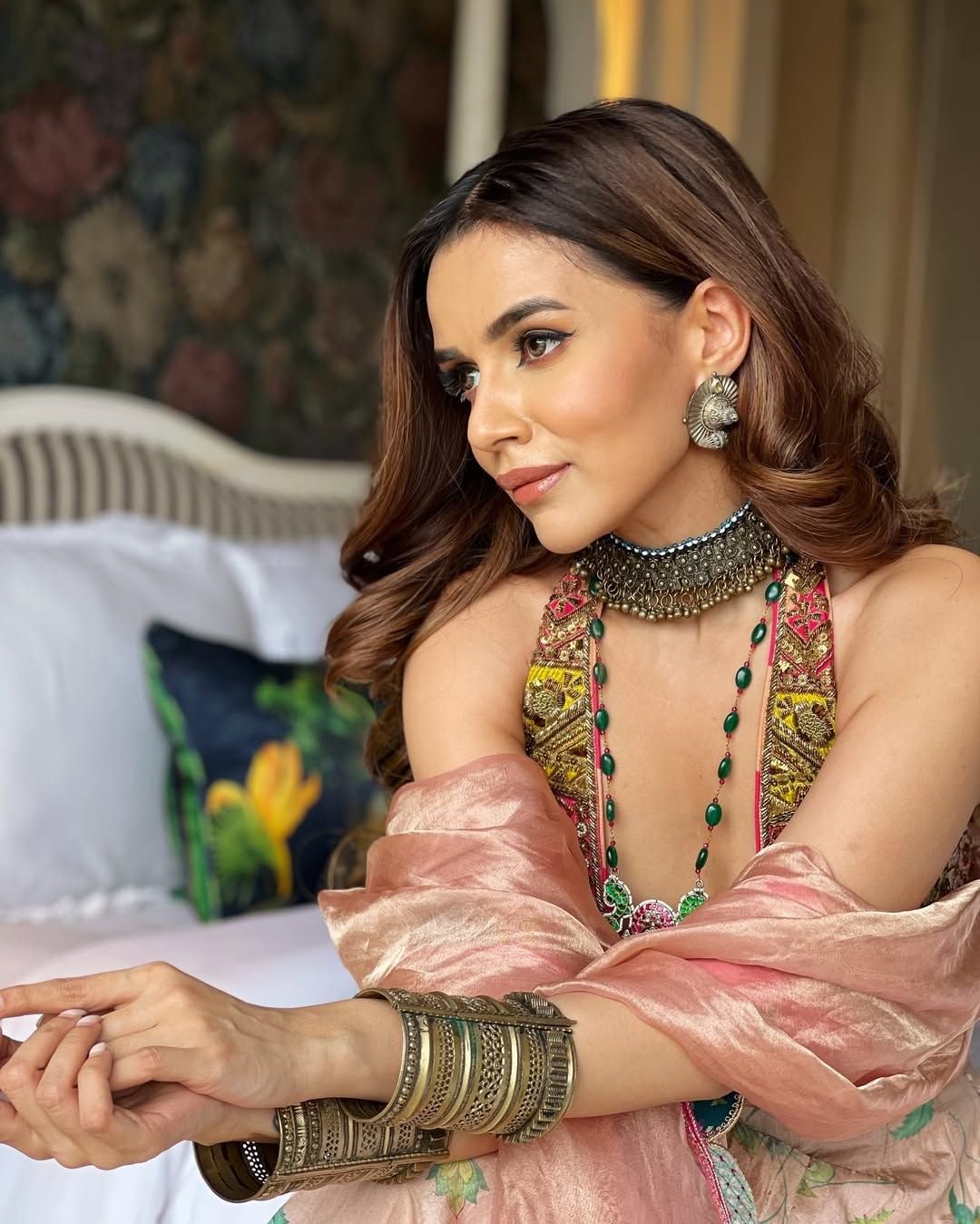 Komal Pandey Biography: Age, Boyfriend, Net Worth & Viral Style Secrets photo