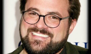 Kevin Smith Net Worth in 2025: Films, Podcasts, Earnings & Life Story