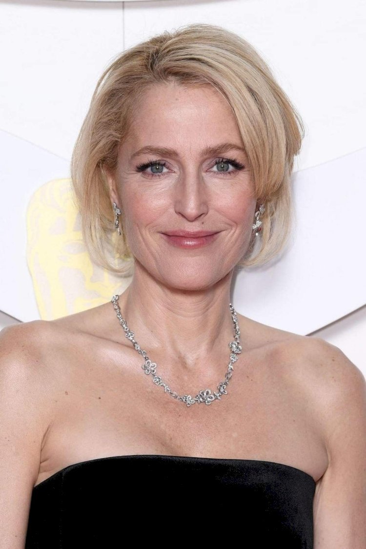 Gillian Anderson Net Worth (2025): Sources, Earnings, and Career Highlights