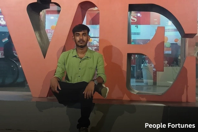 Subham Modak in Raniganj professional physiotherapist portrait
